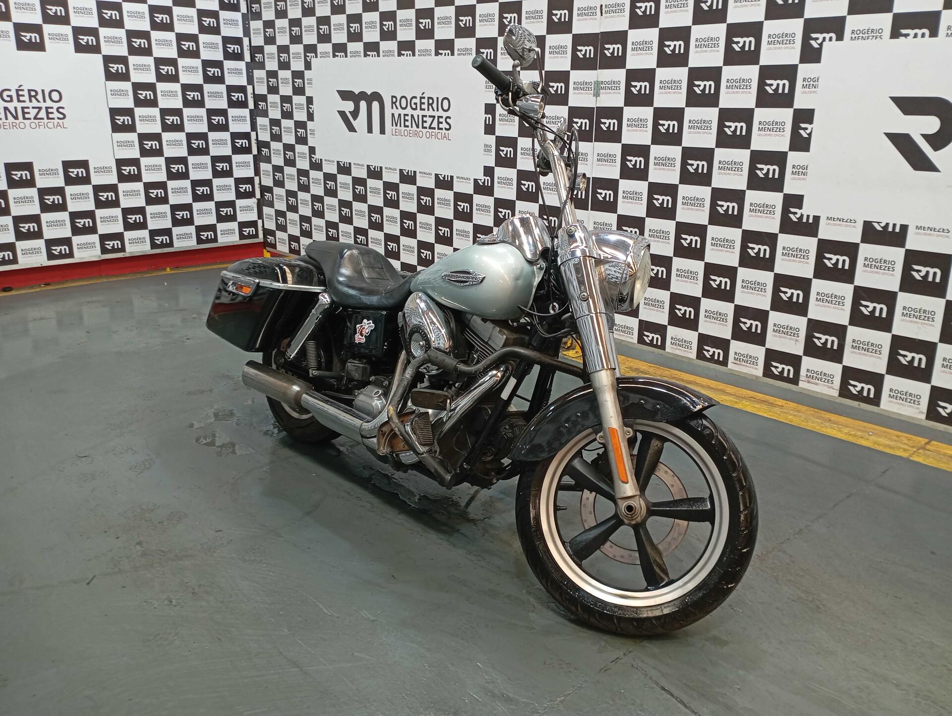 HARLEY-DAVIDSON SWITCHBACK FLD 2014