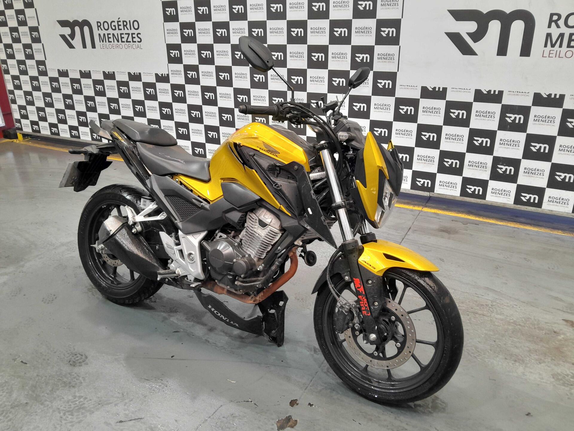 HONDA CB 300F 2023