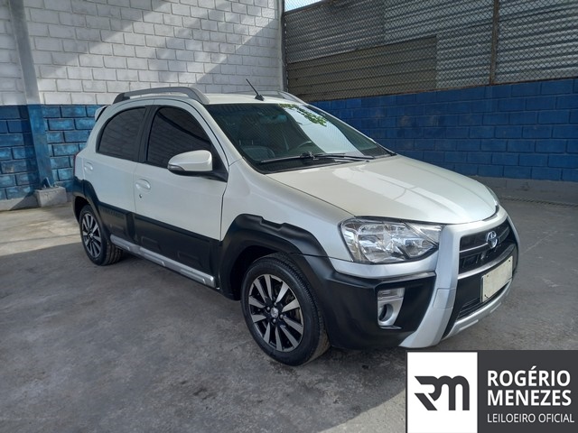 ETIOS HB CROSS AT 2017