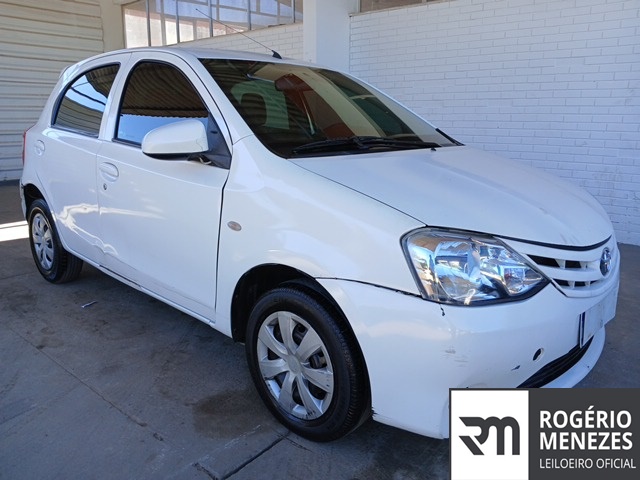 ETIOS HB X 2014
