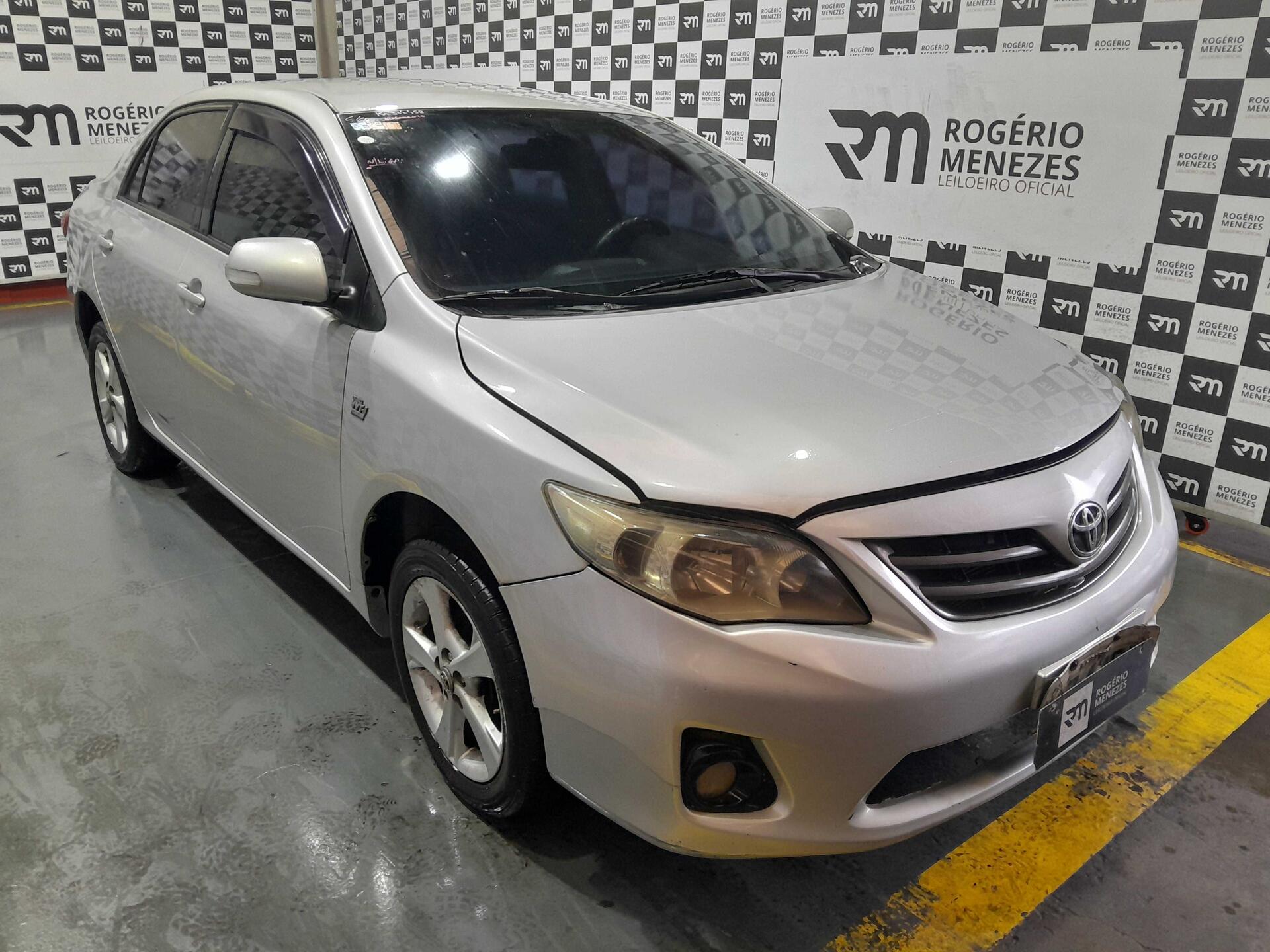 TOYOTA COROLLA XEI 2.0 2013